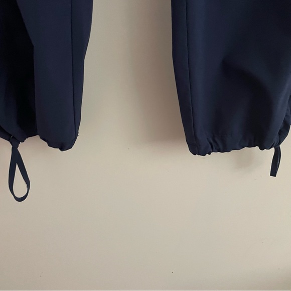 Athleta Navy LaViva Featherweight Jogger, Size 6 - Picture 3 of 7